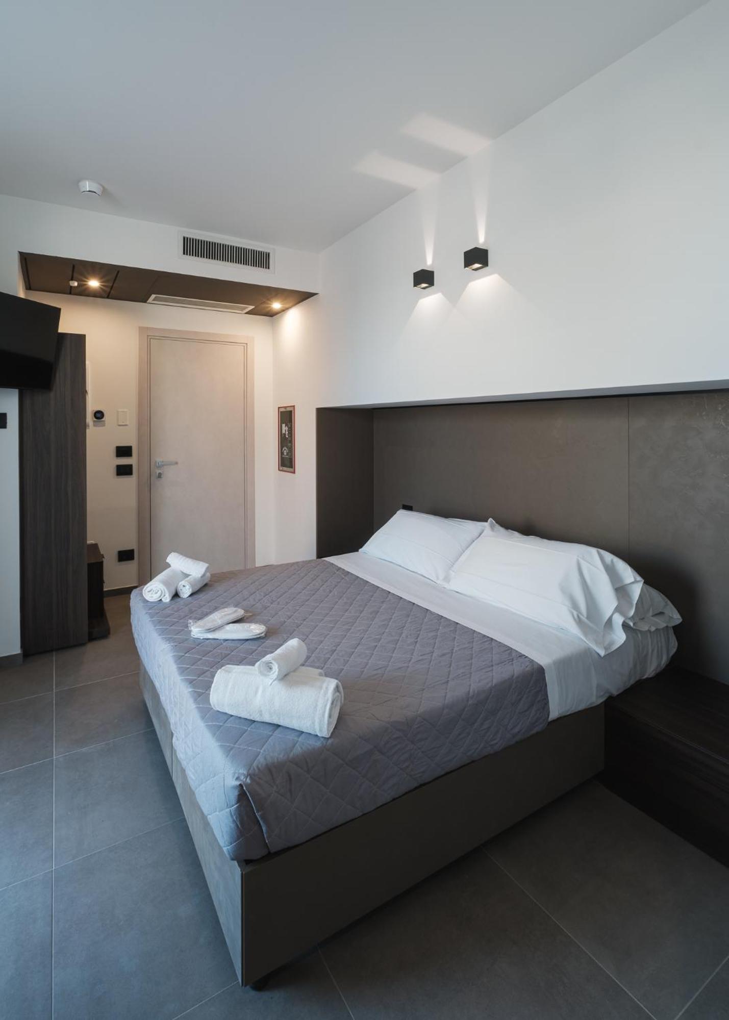 Residence Goldoni6 Suite Apartment Rimini Esterno foto