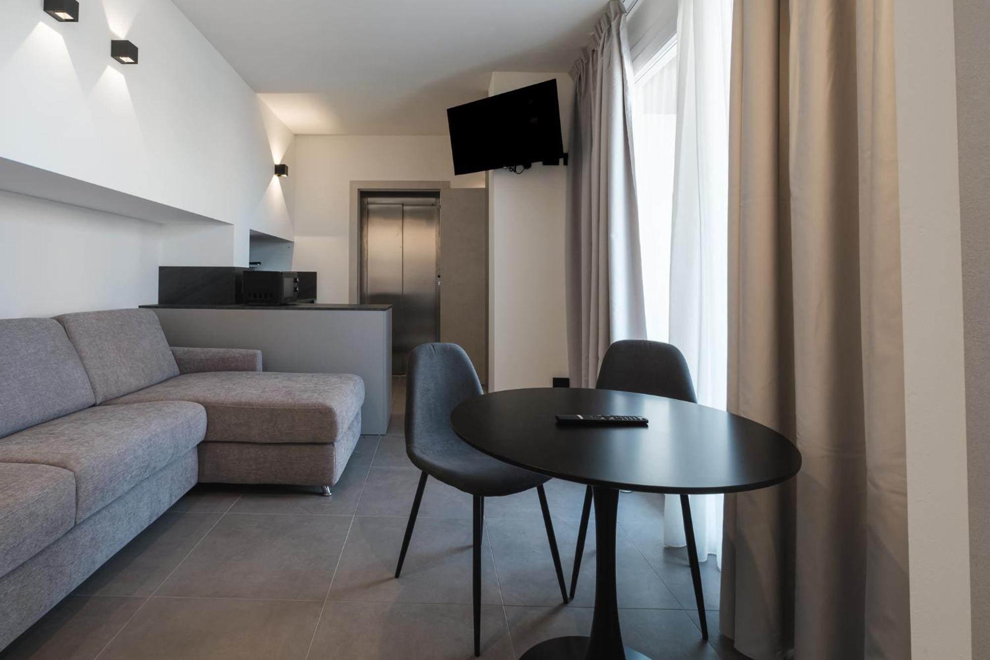 Residence Goldoni6 Suite Apartment Rimini Esterno foto